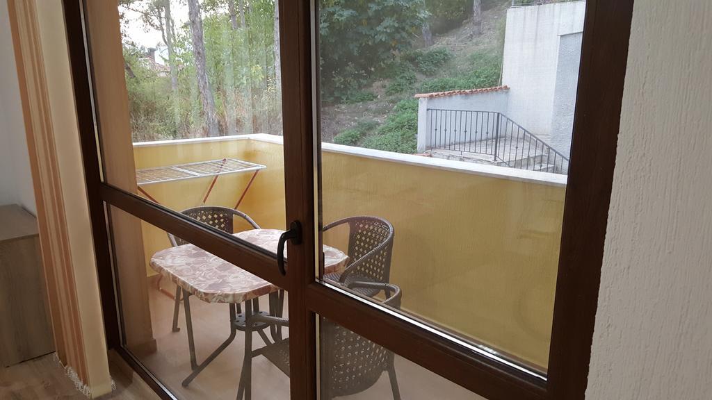 Д И В 1 - D & V 1 Apartment ساندانسكي المظهر الخارجي الصورة