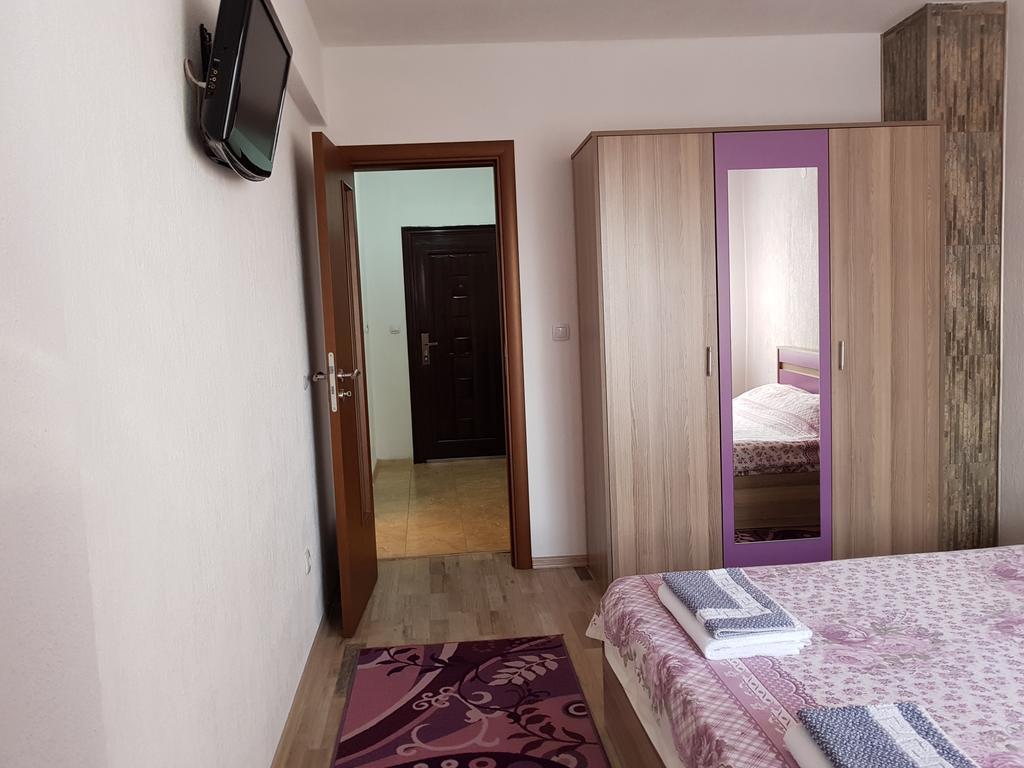 Д И В 1 - D & V 1 Apartment ساندانسكي المظهر الخارجي الصورة