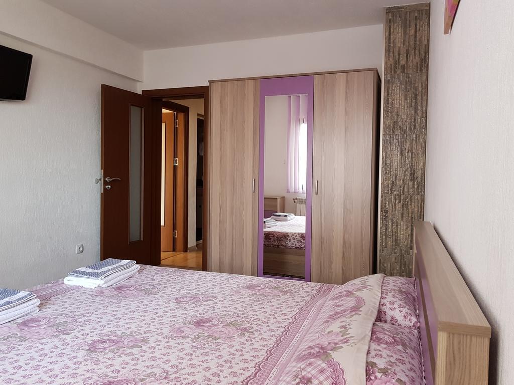 Д И В 1 - D & V 1 Apartment ساندانسكي المظهر الخارجي الصورة